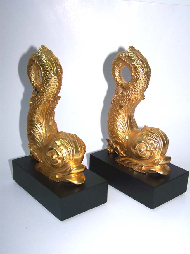 A beautiful pair of gold-leafed Antique 'Style' Bookends depicting late 18th century Dolphins — image 2
